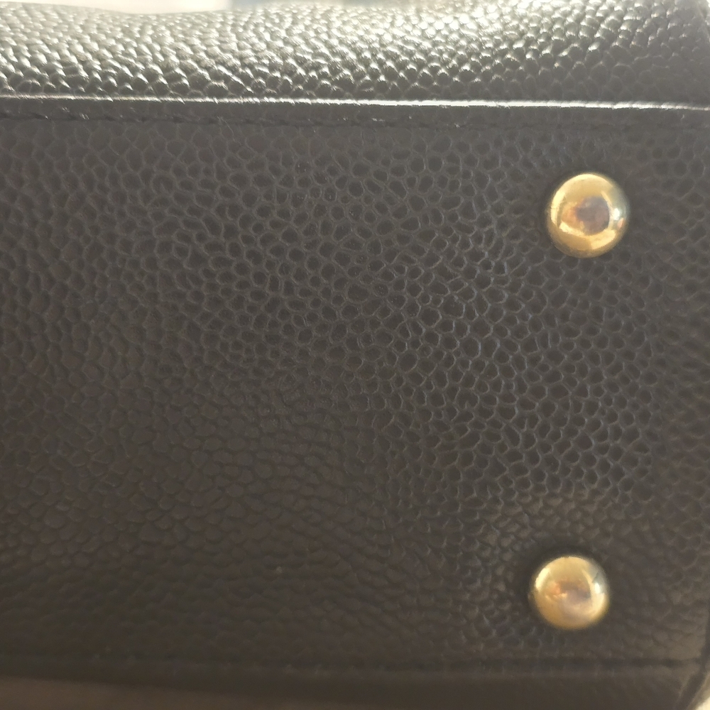 Chanel tote - Picture 2 of 15